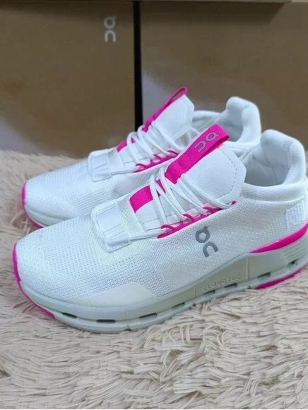 On Running Women’s Sneakers in White and Pink barbie